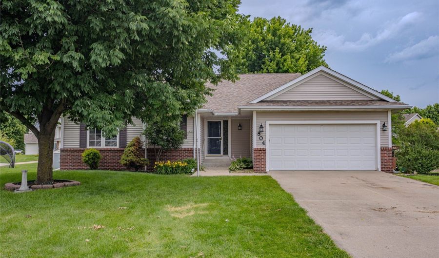 804 NE Michael Ct, Ankeny, IA 50021 - 3 Beds, 2 Bath