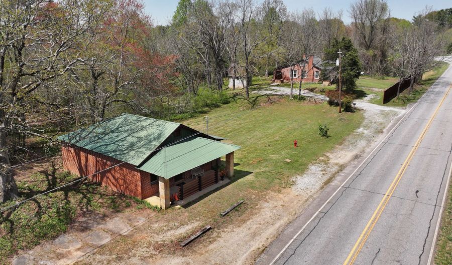 723 GAINESVILLE Hwy, Alto, GA 30510 - 1 Beds, 1 Bath