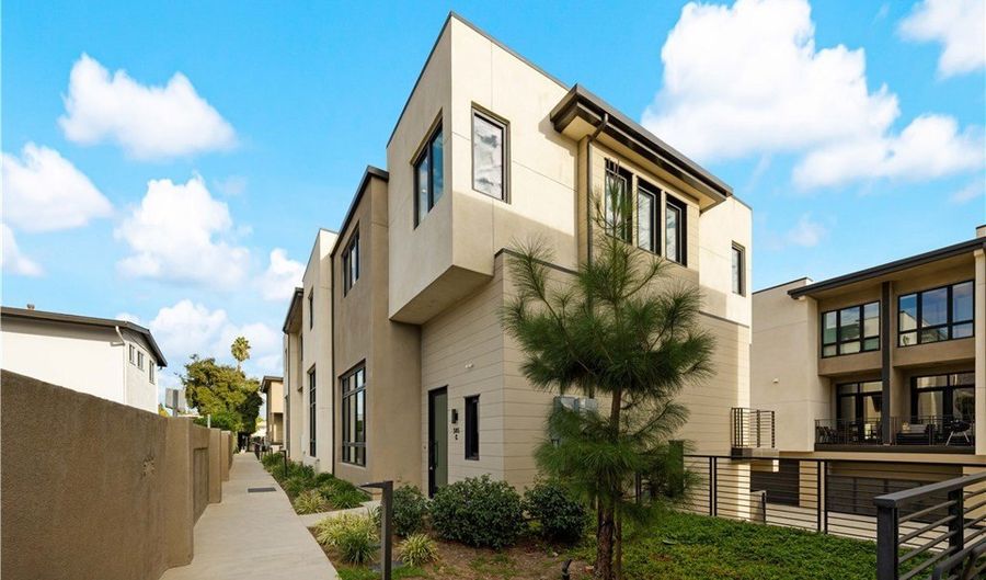 505 N Santa Anita Ave C, Arcadia, CA 91006 - 3 Beds, 3 Bath