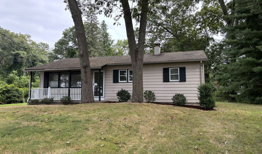 42 Briarwood Dr, Old Saybrook, CT 06475 - 2 Beds, 3 Bath