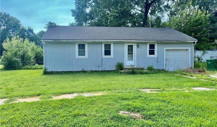 210 N BATES Ave, Adrian, MO 64720 - 2 Beds, 1 Bath