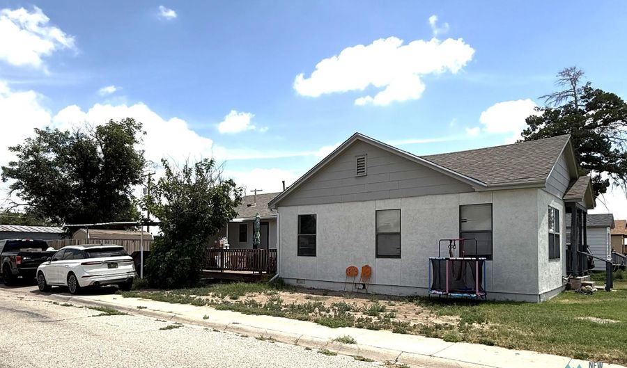1116 W Merchant Ave, Artesia, NM 88210 - 4 Beds, 3 Bath