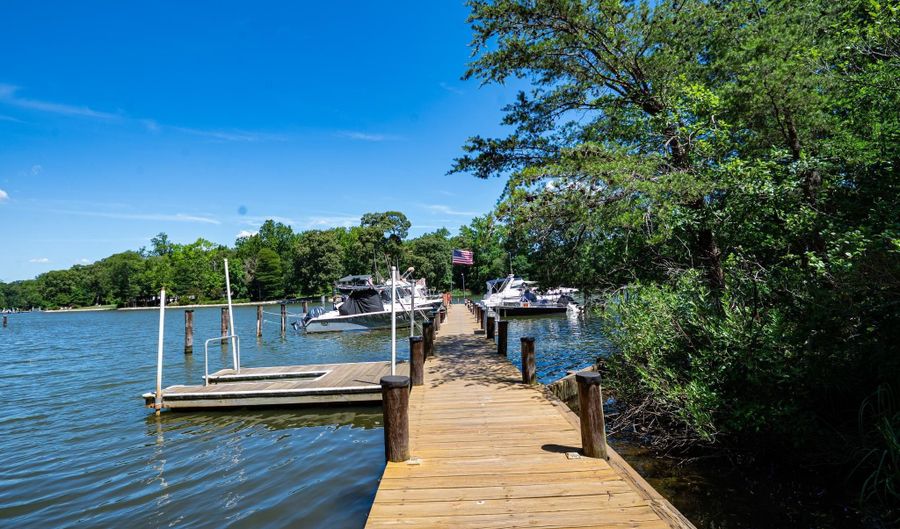 700 N HOLLY Dr, Annapolis, MD 21409 - 4 Beds, 3 Bath