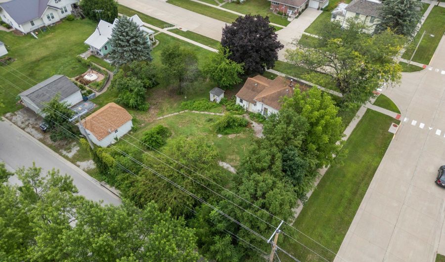 311 E 4th St, Riverside, IA 52327 - 2 Beds, 1 Bath