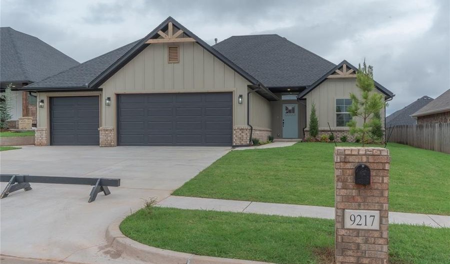 9217 SW 43rd St, Oklahoma City, OK 73179 - 4 Beds, 3 Bath