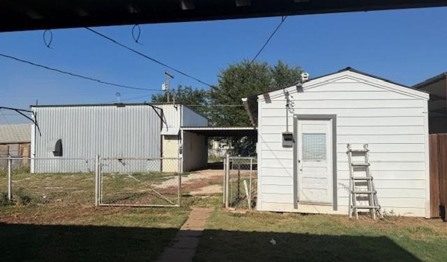 400 Commercial Ave, Anson, TX 79501 - 3 Beds, 1 Bath