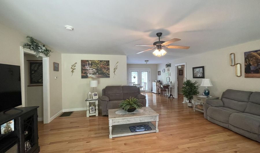 292 White Oak Dr, Barbourville, KY 40906 - 3 Beds, 2 Bath