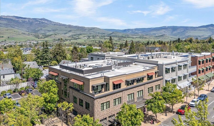 175 Lithia Way 303, Ashland, OR 97520 - 1 Beds, 2 Bath