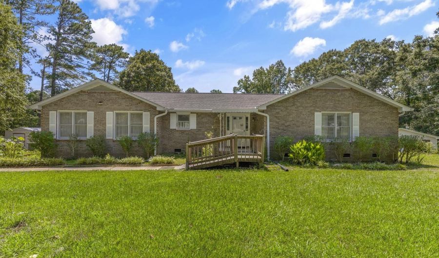 148 Angie Dr, Anderson, SC 29624 - 3 Beds, 4 Bath