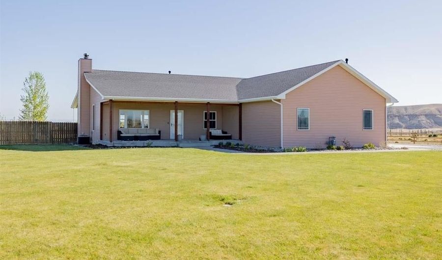 31 Iron Creek Dr, Cody, WY 82414 - 5 Beds, 3 Bath