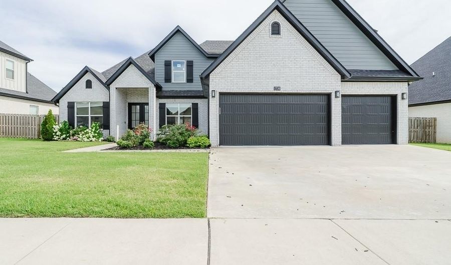 1730 Cherrie St, Bentonville, AR 72713 - 4 Beds, 3 Bath