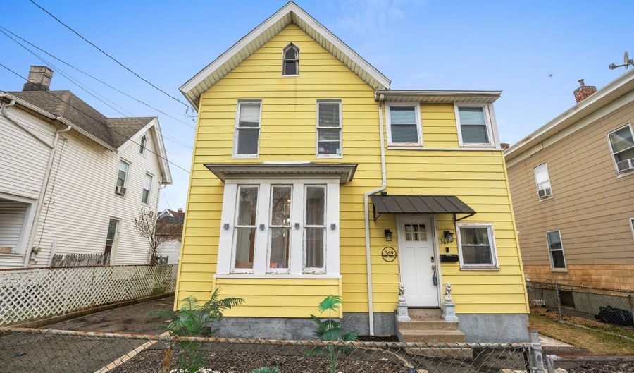 369 Park St, Bridgeport, CT 06606 - 8 Beds, 2 Bath