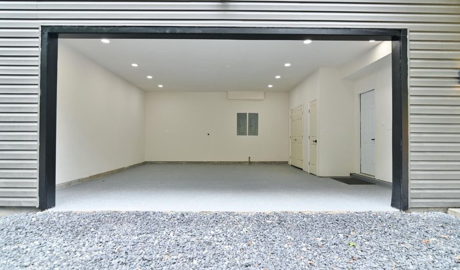 1034 GREENVIEW, Basye, VA 22810 - 5 Beds, 5 Bath