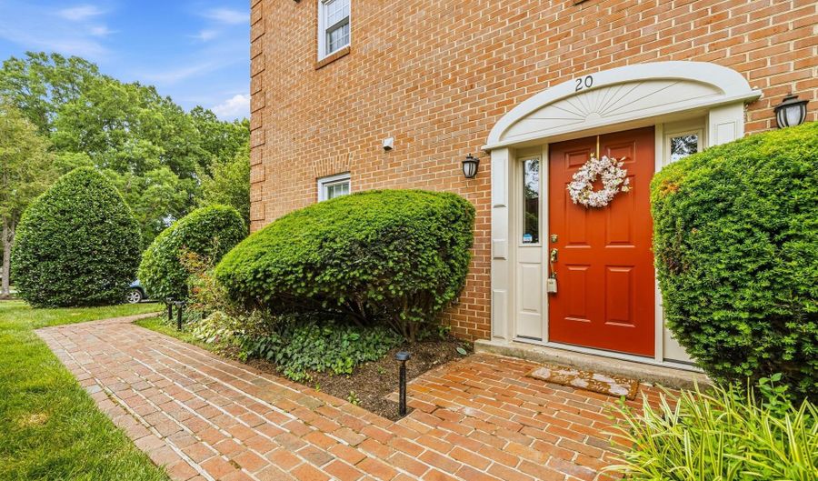 20 S MONTANA St, Arlington, VA 22204 - 3 Beds, 4 Bath