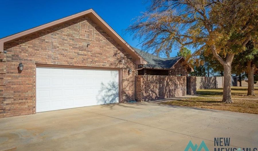 2602 Fairway Dr, Artesia, NM 88210 - 3 Beds, 2 Bath