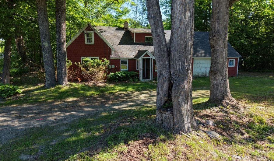 197 Smithfield Rd, Belgrade, ME 04917 - 3 Beds, 1 Bath