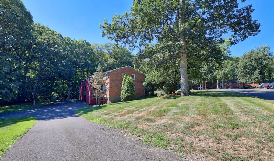 1109 Waterbury Rd APT 1A, Cheshire, CT 06410 - 2 Beds, 1 Bath