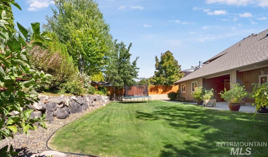 5638 E Felly Rim Ct, Boise, ID 83716 - 6 Beds, 4 Bath