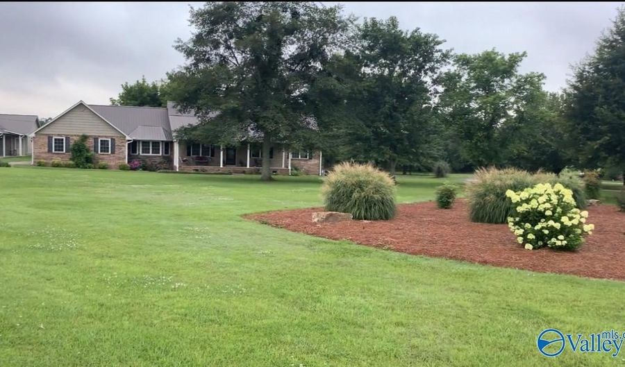 1526 Needmore Rd, Albertville, AL 35950 - 3 Beds, 2 Bath