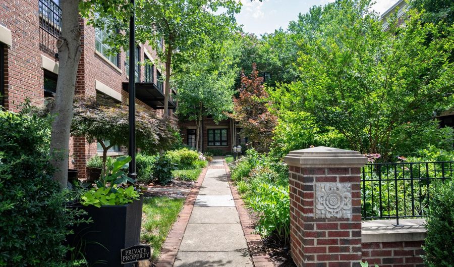 729 N FAYETTE St, Alexandria, VA 22314 - 3 Beds, 4 Bath