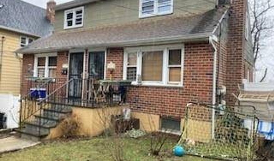 112 Alexander Ave 2nd Flooor, Yonkers, NY 10704 - 2 Beds, 1 Bath