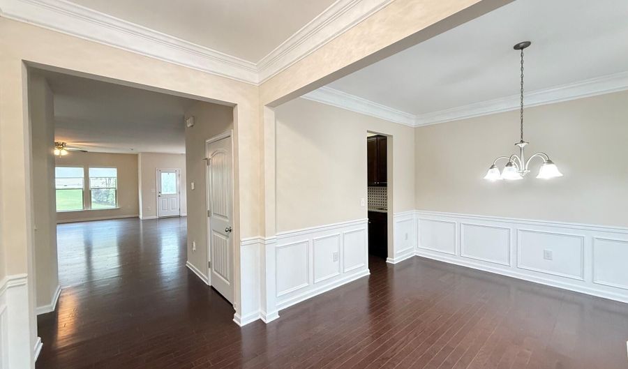 1017 Magnolia Blossom Ln, Apex, NC 27502 - 5 Beds, 3 Bath