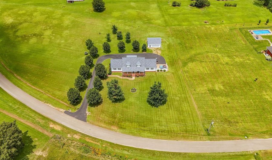 971 TWELVE OAKS, Adamsville, TN 38310 - 3 Beds, 3 Bath