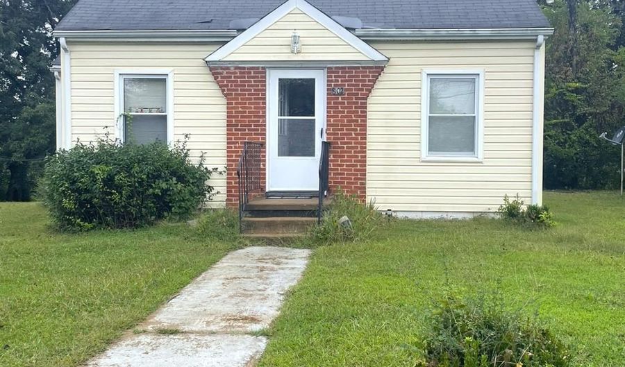 802 14th St, Altavista, VA 24517 - 4 Beds, 1 Bath