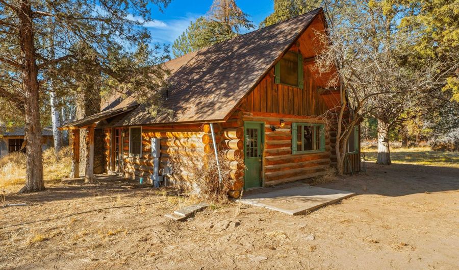 21910 Rickard Rd, Bend, OR 97702 - 2 Beds, 3 Bath