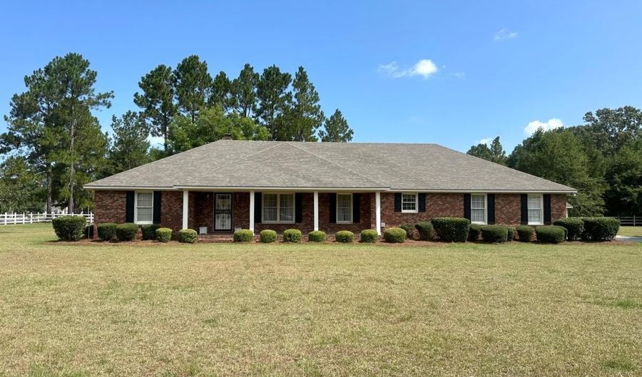 701 Gloria, Adel, GA 31620 - 3 Beds, 3 Bath