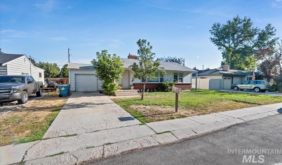 5706 W Freemont St, Boise, ID 83706 - 2 Beds, 1 Bath