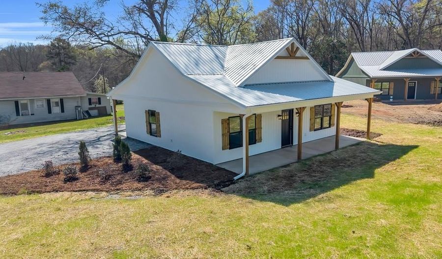 803 Brooks St, Abbeville, SC 29620 - 2 Beds, 2 Bath