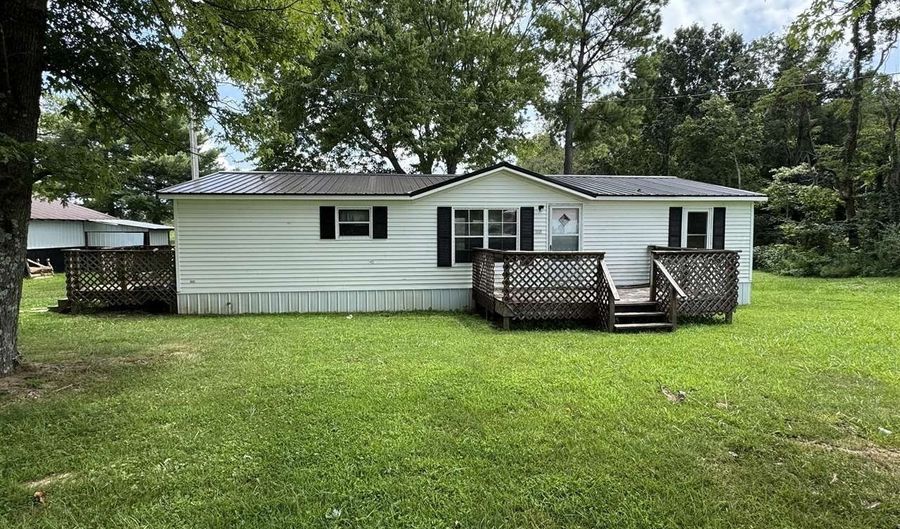 670 Walkers Chapel Rd, Adolphus, KY 42164 - 3 Beds, 2 Bath