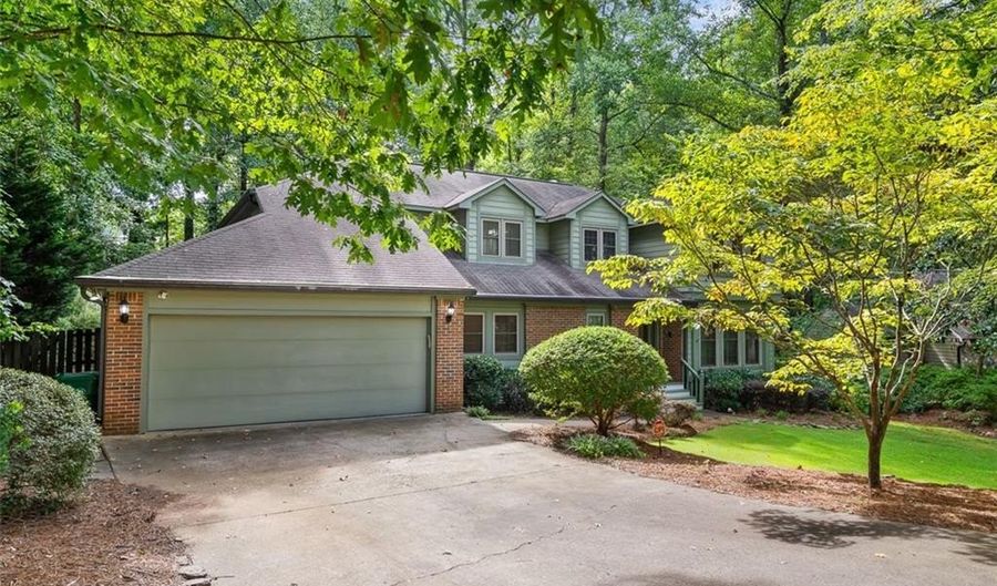 3525 EVANS RIDGE Dr, Chamblee, GA 30341 - 4 Beds, 3 Bath