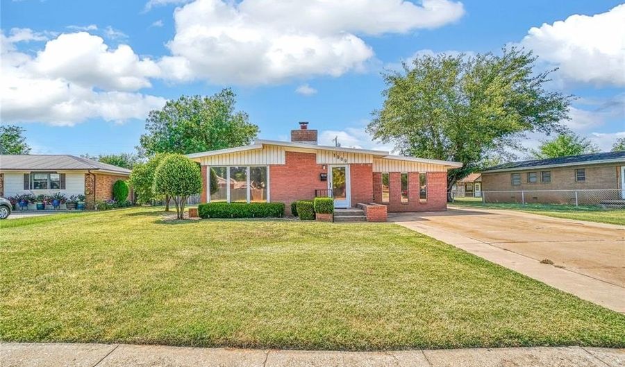 1909 N Flamingo Ln, Altus, OK 73521 - 3 Beds, 1 Bath