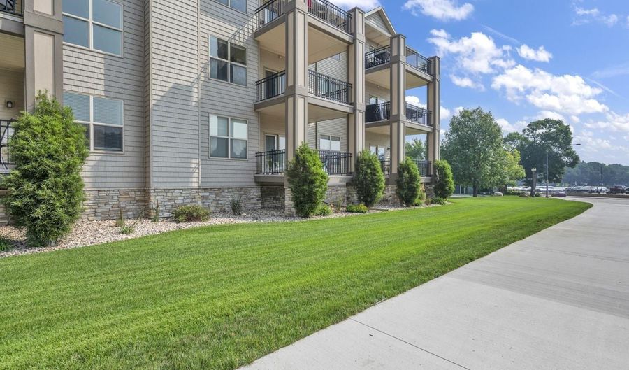 213 Hwy 71 #A202, Arnolds Park, IA 51331 - 2 Beds, 3 Bath