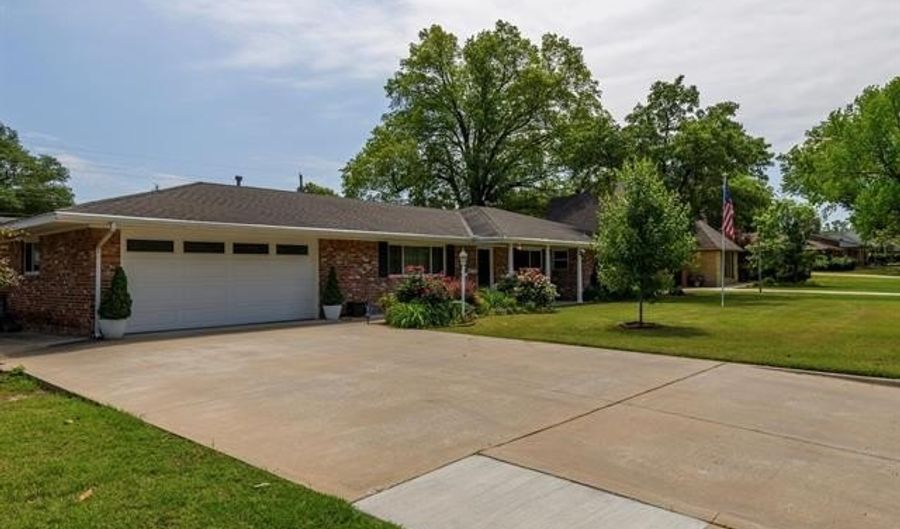 1122 Greystone Ave, Bartlesville, OK 74006 - 3 Beds, 2 Bath