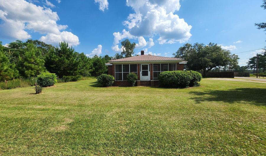 8747 Williams Bridge Rd, Avera, GA 30803 - 2 Beds, 1 Bath