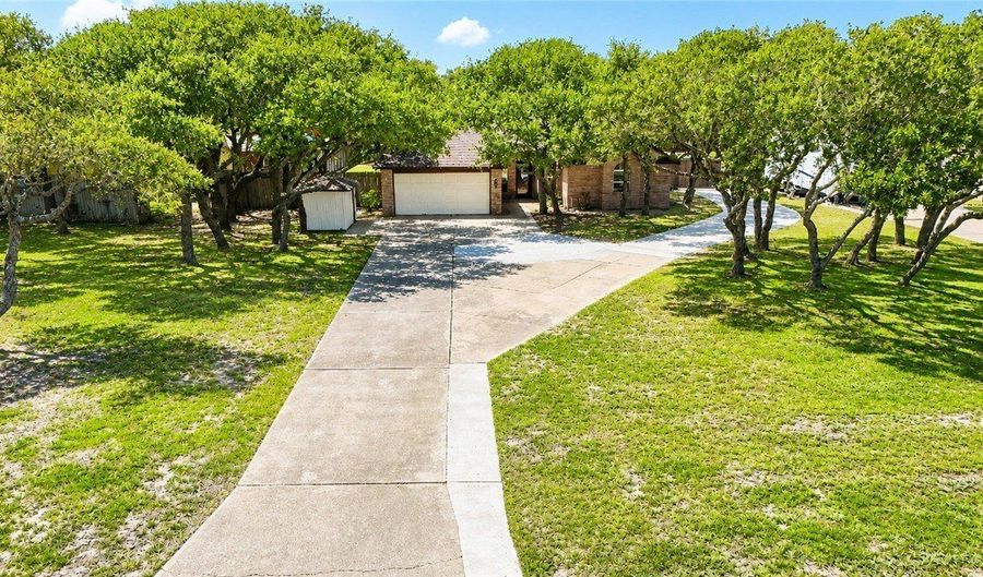 1402 S Saunders St, Aransas Pass, TX 78336 - 4 Beds, 3 Bath