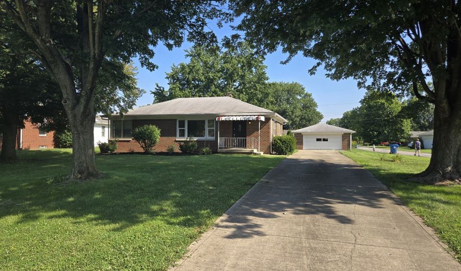 302 Maxwell Rd, Indianapolis, IN 46217 - 3 Beds, 2 Bath