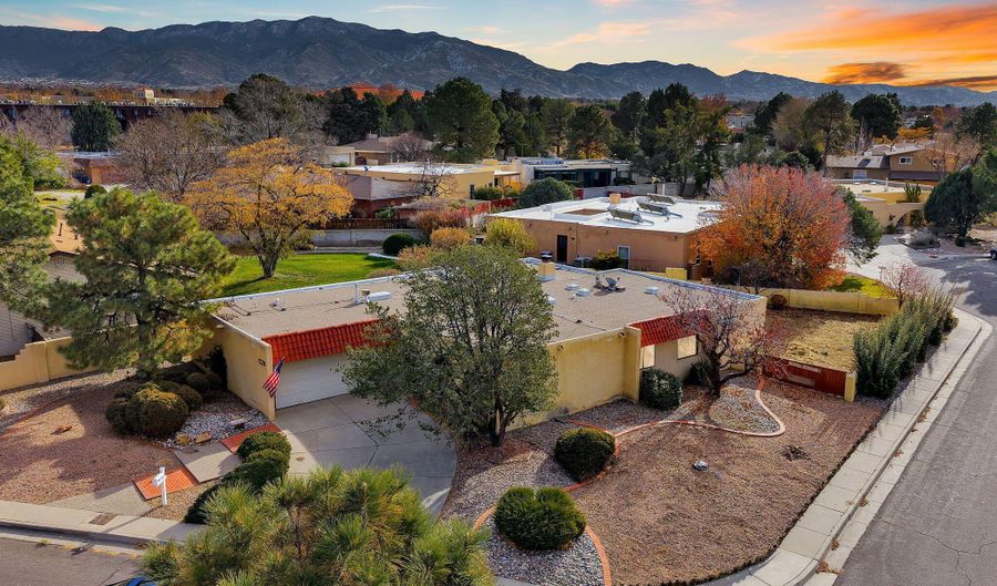 7910 Academy Trl NE, Albuquerque, NM 87109 - 4 Beds, 3 Bath