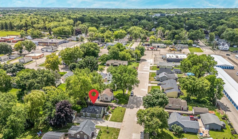 1416 N KENILWORTH Ave, Appleton, WI 54911 - 2 Beds, 1 Bath