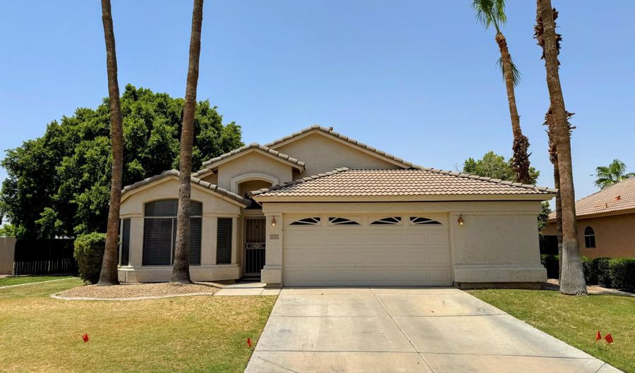 4680 S GREYTHORNE Way, Chandler, AZ 85248 - 3 Beds, 2 Bath