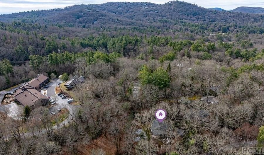 48 Holt Knob Rd, Highlands, NC 28741 - 2 Beds, 2 Bath