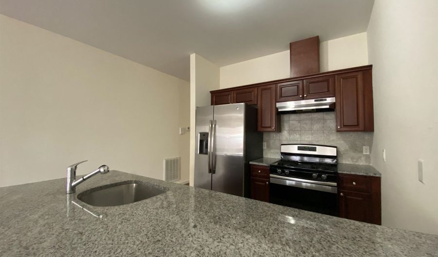 380 AVENUE C 2, Bayonne, NJ 07002 - 2 Beds, 1 Bath