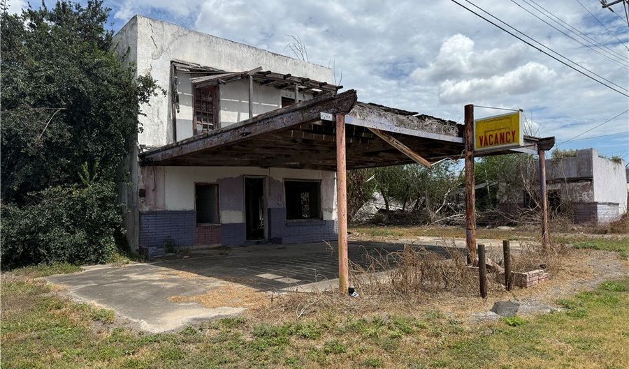 66 N Johnson St, Alice, TX 78332 - 0 Beds, 0 Bath