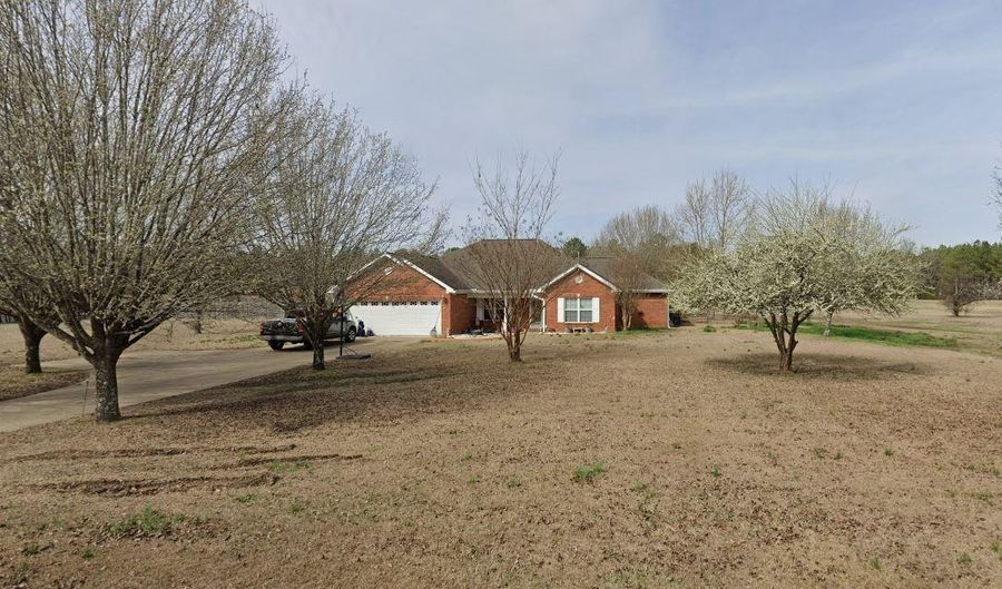 3115 Old Wolfe Rd, Caledonia, MS 39740 - 4 Beds, 2 Bath