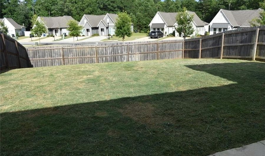 1249 FOX TAIL Ln, Opelika, AL 36801 - 3 Beds, 2 Bath