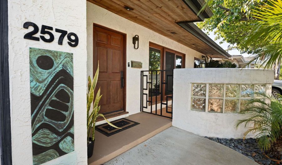 2579 GRANDVIEW St, San Diego, CA 92110 - 3 Beds, 2 Bath