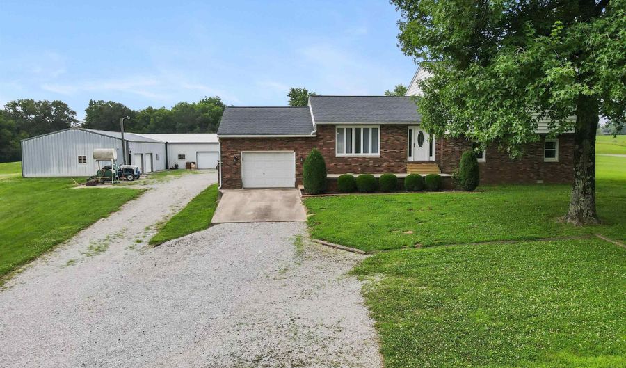 1560 Lick Creek Rd, Anna, IL 62906 - 3 Beds, 2 Bath